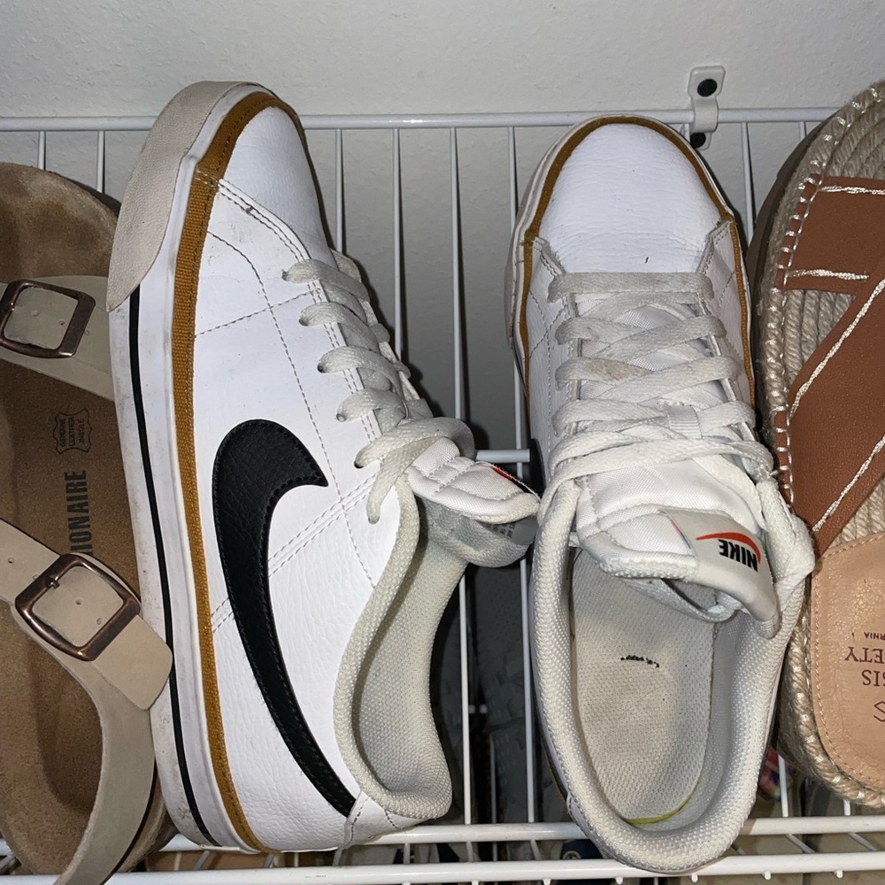 Women’s Nike fashion sneakers